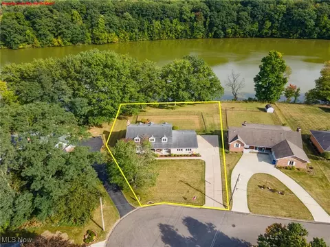 View/Area - 93 Rockyledge Dr, Struthers, OH 44471 photo 1 of 5