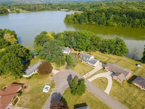 View/Area - 93 Rockyledge Dr, Struthers, OH 44471 photo 4 of 5