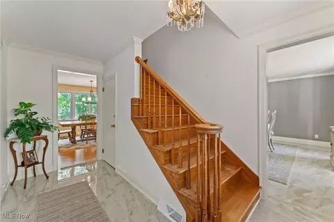 Entry Way - 93 Rockyledge Dr, Struthers, OH 44471 photo 2 of 4