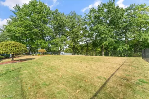 Exterior - 93 Rockyledge Dr, Struthers, OH 44471 photo 6 of 10