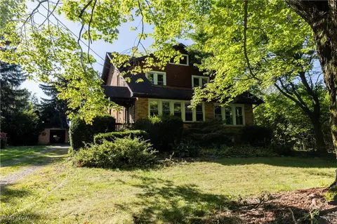 3028 S Hametown Rd, Norton, OH 44203