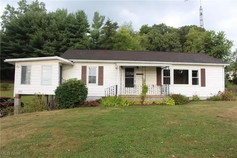 8127 Fredericksburg Rd, Fredericksburg, OH 44627