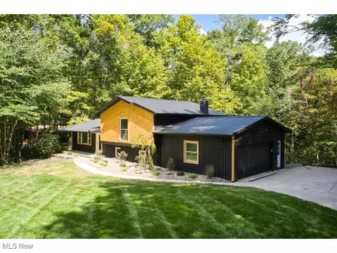 3327 Fox Run Dr, Richfield, OH 44286