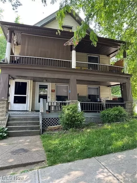 3299 W 82nd St, Cleveland, OH 44102