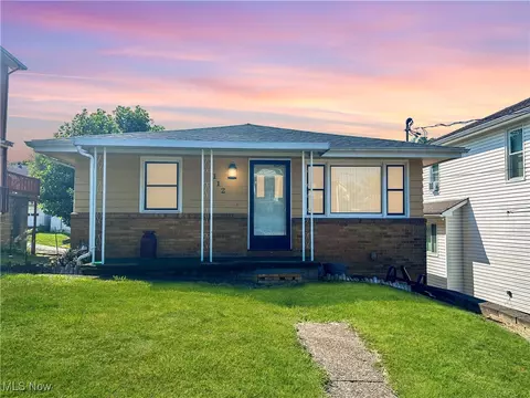 112 School St, Weirton, WV 26062