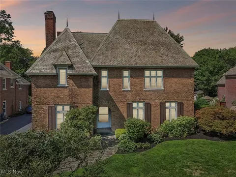 2324 Coventry Rd, Cleveland Heights, OH 44118