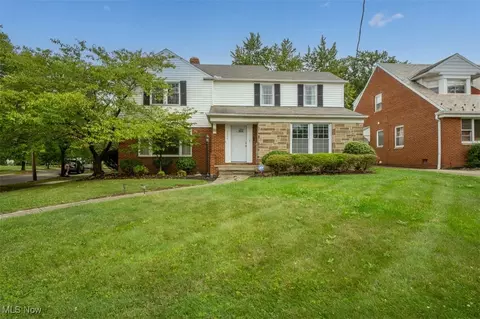 4049 Washington Blvd, University Heights, OH 44118