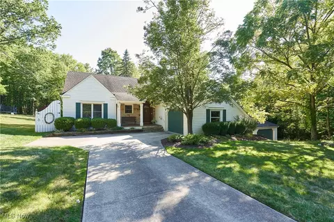 6742 Oakes Rd, Brecksville, OH 44141