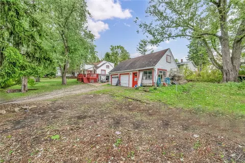 14706 Beechwood Dr, Newbury, OH 44065
