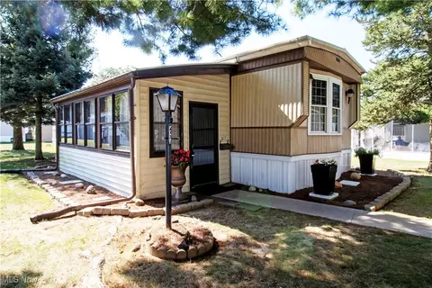 4400 Melrose Dr #257, Wooster, OH 44691