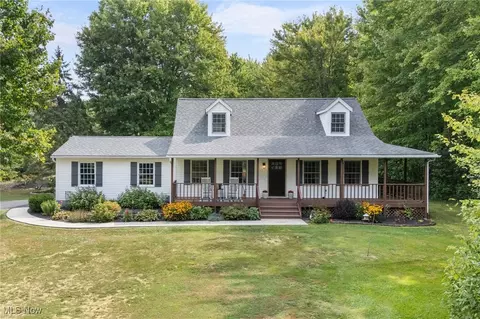 11154 Chamberlain Rd, Aurora, OH 44202
