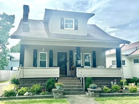 608 Gorley St, Uhrichsville, OH 44683