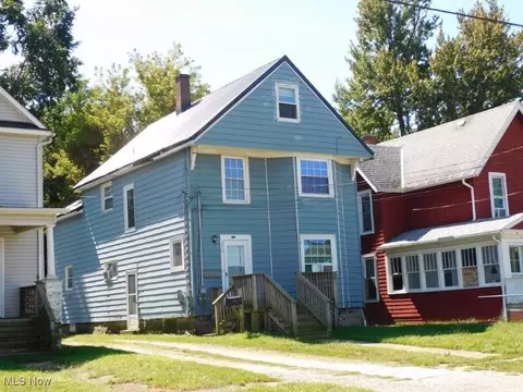 420 W 54th St, Ashtabula, OH 44004 photo 2