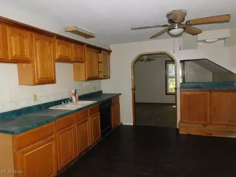 420 W 54th St, Ashtabula, OH 44004 photo 6