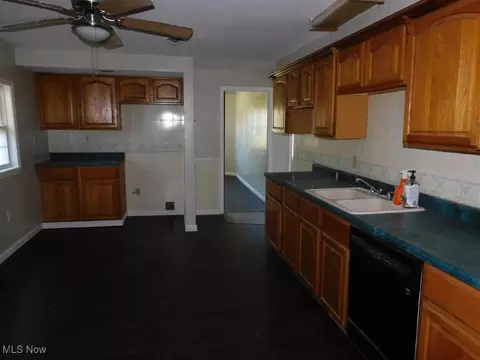 420 W 54th St, Ashtabula, OH 44004 photo 7