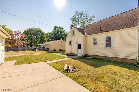 446 W Oregon Ave, Sebring, OH 44672 photo 3