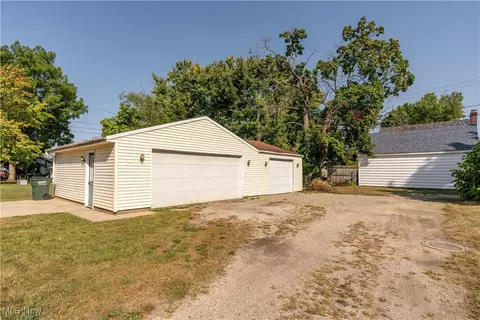446 W Oregon Ave, Sebring, OH 44672 photo 5