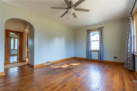 446 W Oregon Ave, Sebring, OH 44672 photo 9