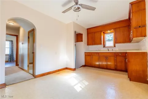 446 W Oregon Ave, Sebring, OH 44672 photo 6
