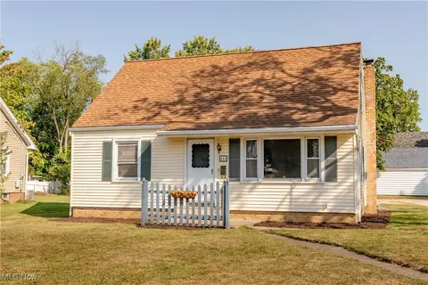 446 W Oregon Ave, Sebring, OH 44672