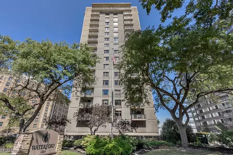 12500 Edgewater Dr #704, Lakewood, OH 44107