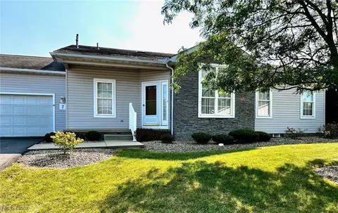 7 Turnberry Ln, Warren, OH 44481
