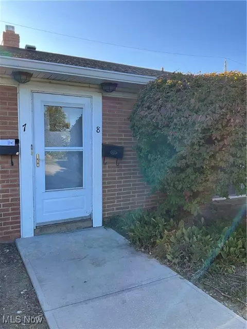 2477 Warren Pkwy #8, Twinsburg, OH 44087