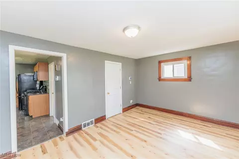 Living - 547 Brown St, Akron, OH 44311 photo 3 of 3