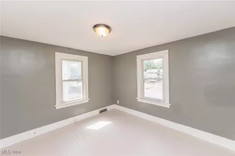 Bedroom - 547 Brown St, Akron, OH 44311 photo 7 of 7