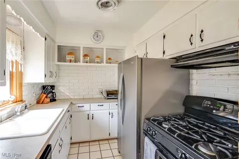Kitchen - 82 E Dresden Ave, Akron, OH 44301 photo 1 of 2