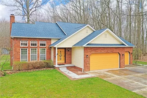 5000 Turkey Run Rd, Vienna, OH 44473