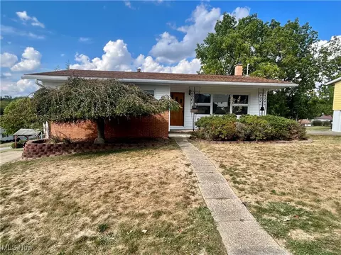 313 Taylor Ln, Saint Clairsville, OH 43950