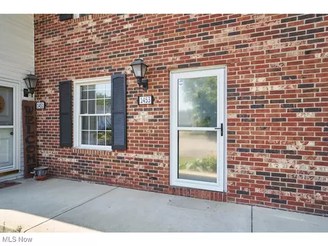 1453 Munroe Falls Ave, Cuyahoga Falls, OH 44221