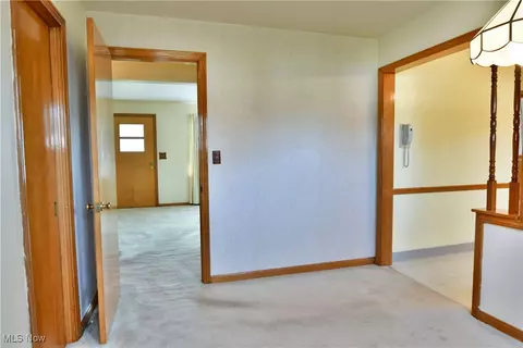 345 W Omar St, Struthers, OH 44471 photo 10