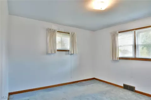 345 W Omar St, Struthers, OH 44471 photo 13