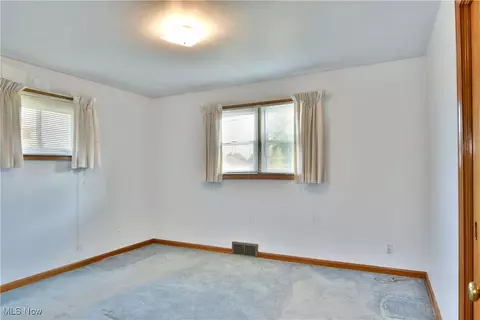 345 W Omar St, Struthers, OH 44471 photo 14