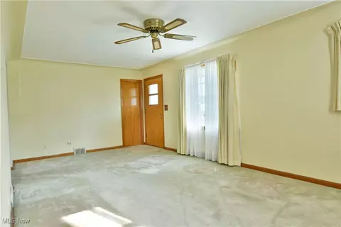 345 W Omar St, Struthers, OH 44471 photo 6