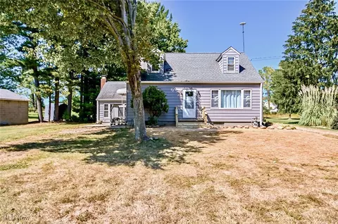 819 W Nimisila Rd, New Franklin, OH 44319