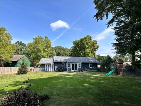 Exterior - 19 Lake Shore Dr, Youngstown, OH 44511 photo 5 of 6