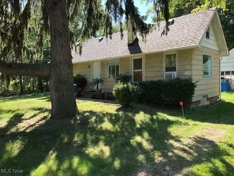 2130 Sypher Rd, Akron, OH 44306