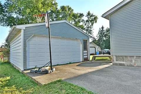 Exterior - 295 E 2nd St, Girard, OH 44420 photo 3 of 6