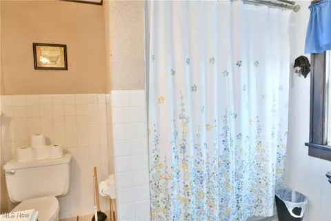 Bath - 295 E 2nd St, Girard, OH 44420 photo 1 of 2
