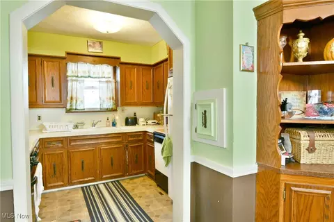 Kitchen - 295 E 2nd St, Girard, OH 44420 photo 3 of 6