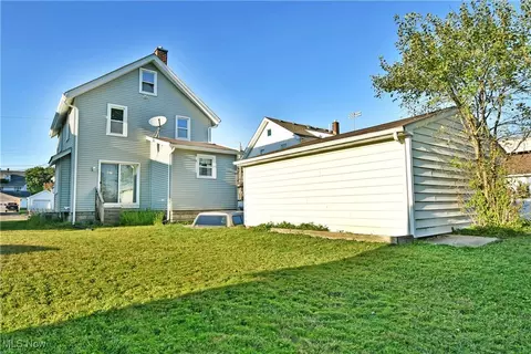 Exterior - 295 E 2nd St, Girard, OH 44420 photo 5 of 6