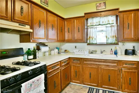 Kitchen - 295 E 2nd St, Girard, OH 44420 photo 5 of 6