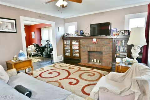 Living - 295 E 2nd St, Girard, OH 44420 photo 1 of 5