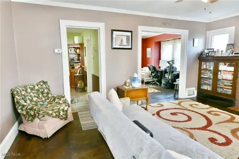 Entry Way - 295 E 2nd St, Girard, OH 44420 photo 1 of 2