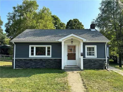 360 Waddell St, Leetonia, OH 44431