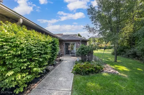 2866 Shakespeare Ln, Avon, OH 44011