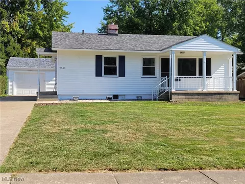 2540 Chestnut St, Girard, OH 44420